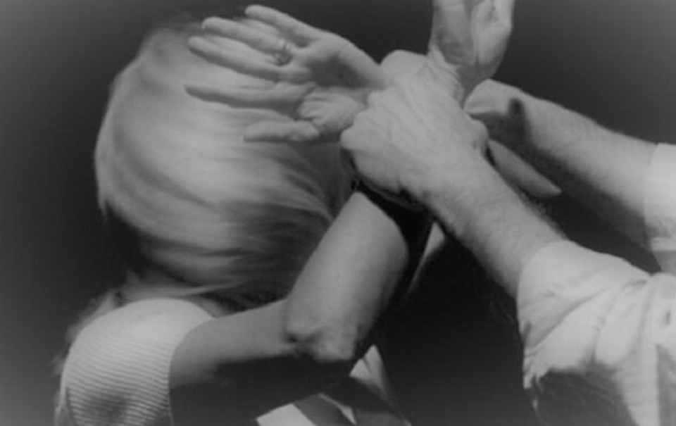 Femminicidi e orfani di crimini domestici: al via un questionario. Due crediti (uno deontologico)
